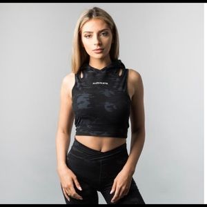 Alphalete cropped tank